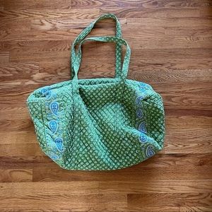 EUC Vera Bradley Large Duffle Bag Apple‎ Green Retired Print